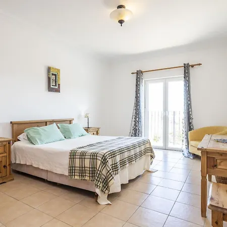 Nina Villa Quelfes